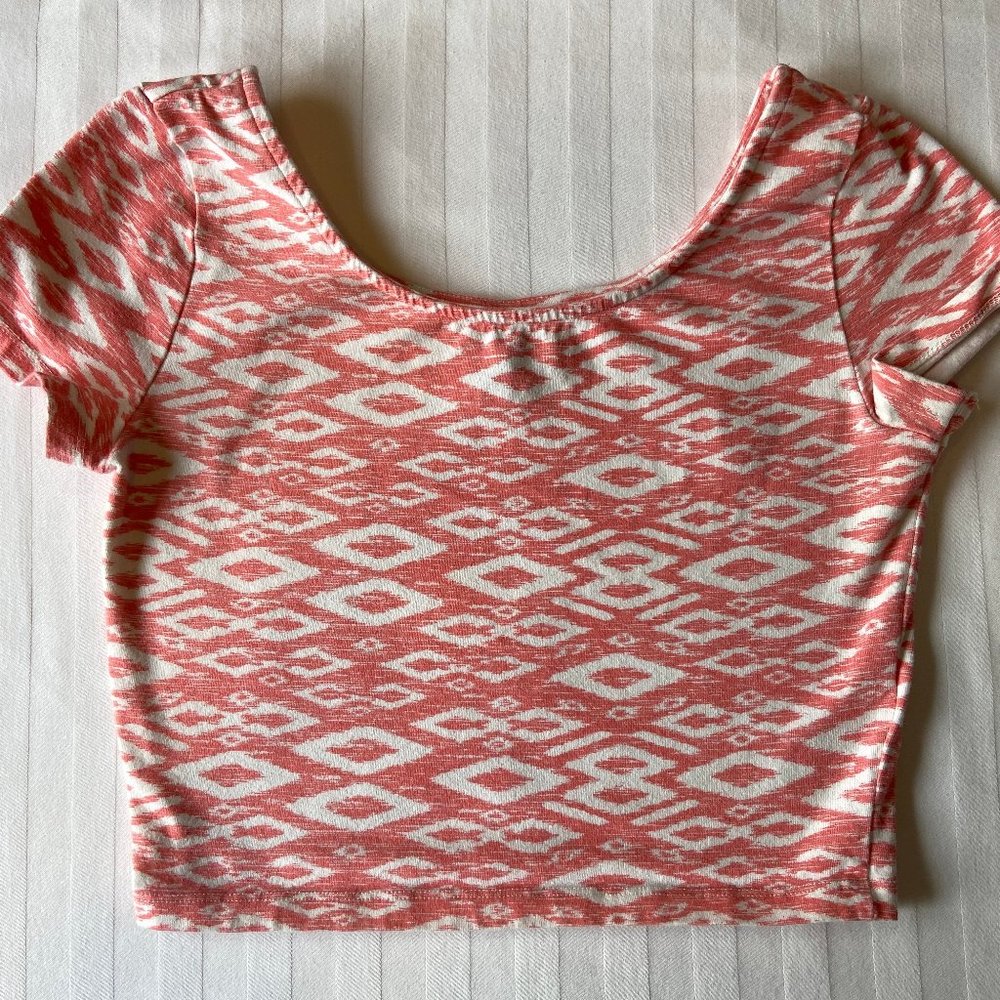 H&M Divided Crop Top